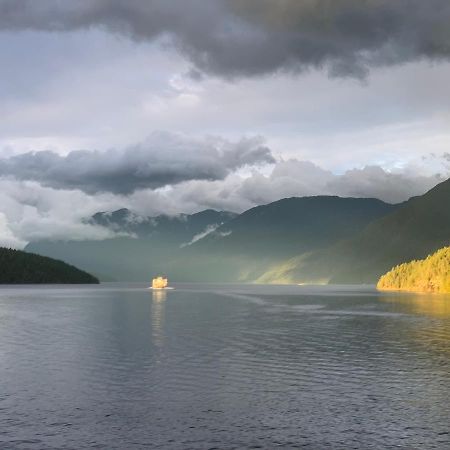 Earls Cove Orca View Bed & Breakfast Egmont Екстериор снимка