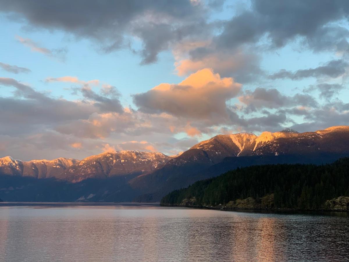 Earls Cove Orca View Bed & Breakfast Egmont Екстериор снимка